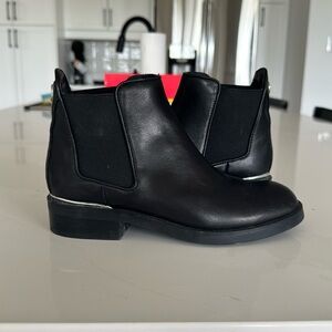 Wishbone Black boots